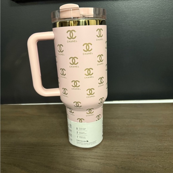 Stanley CHANEL Pink Tumbler with Handle 40oz - Picture 2 of 4